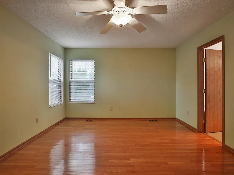 7567 Ladywell Ct — Photo 17