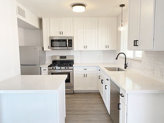 5th image of 3008 N 39th St #6