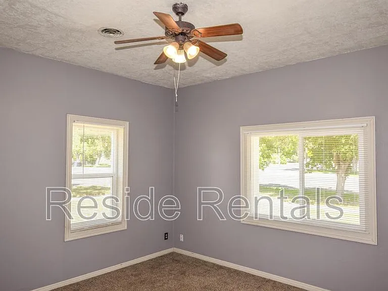 502 W Center St #1 — Photo 8
