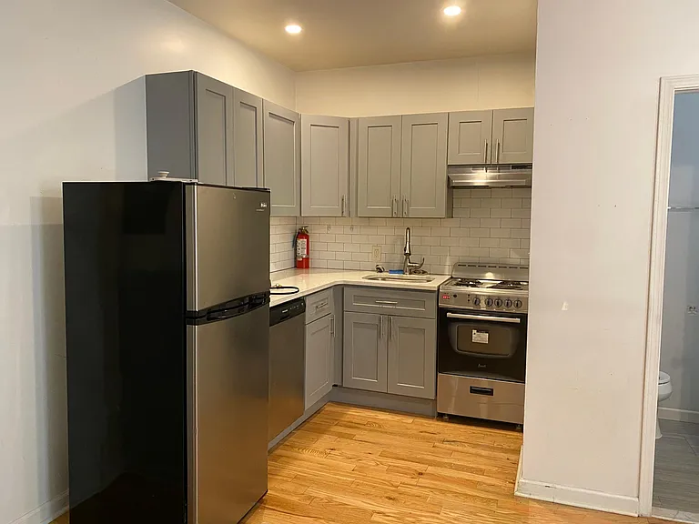 118 N 50th St #A4 — Photo 1