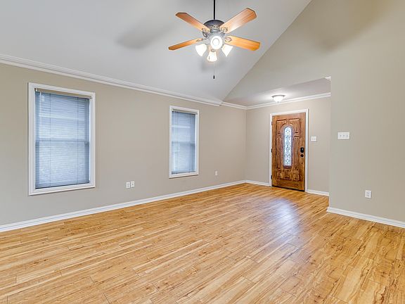 5th image of 120 Orleans Pl