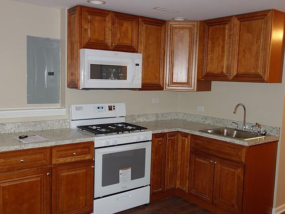 Lower Level Kitchenette