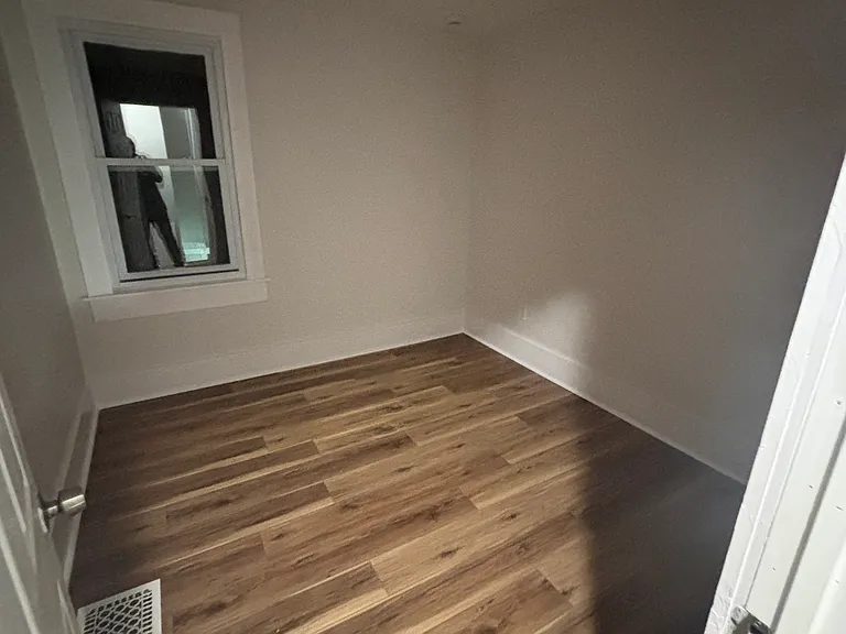 22 New St #22 — Photo 8