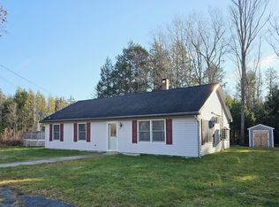90 Gardiner Rd, Whitefield, ME 04353