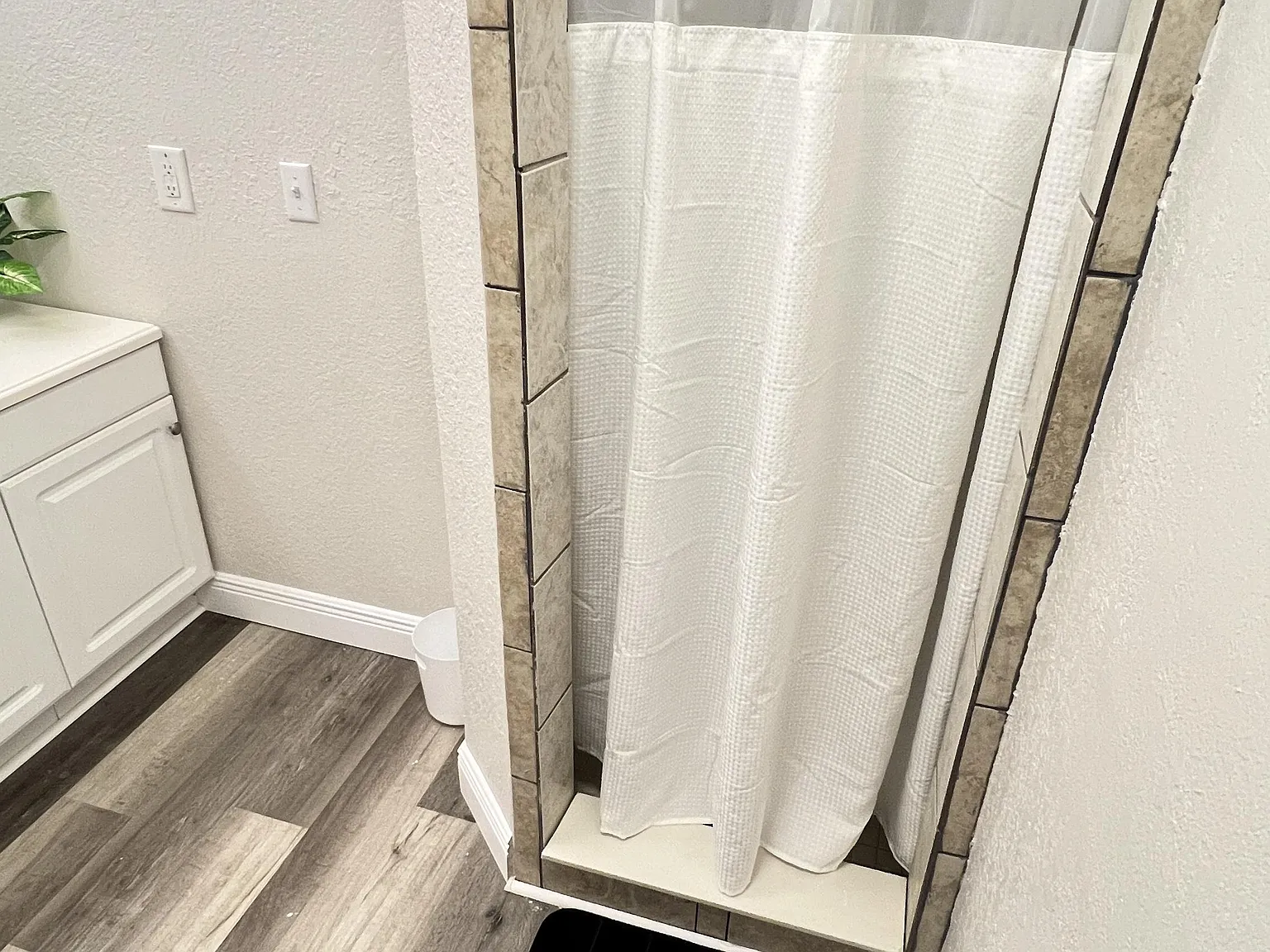 4 bed, 4.0 bath, 3000 sqft, $841 — Photo 4