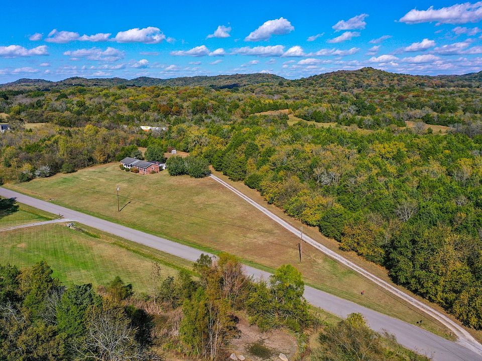 1st image of 922 Hickory Hills Dr