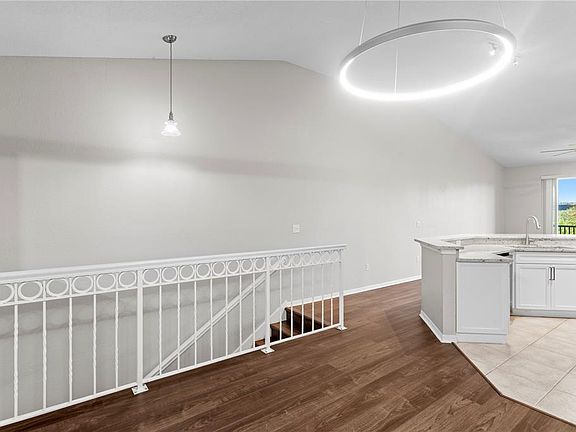 4th image of 943 Normandy Trace Rd