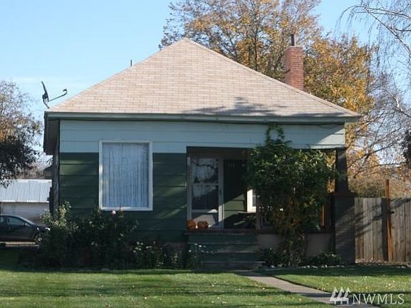 3rd image of 443 School Ave