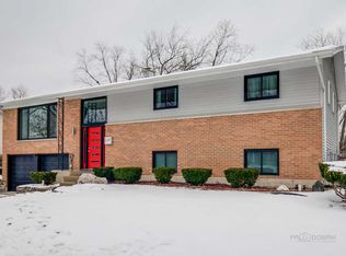 231 N Williams Dr, Palatine, IL 60074