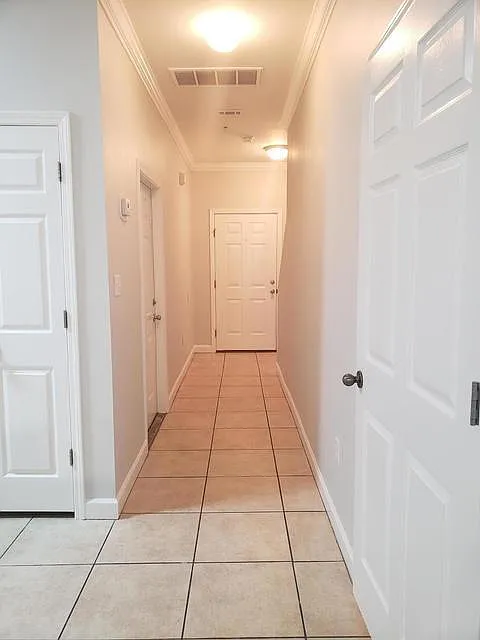 3 bed, 2.5 bath, 1510 sqft, $1,845 — Photo 2