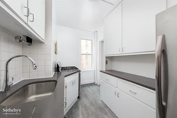 Sold by Sotheby's International Realty | media 3