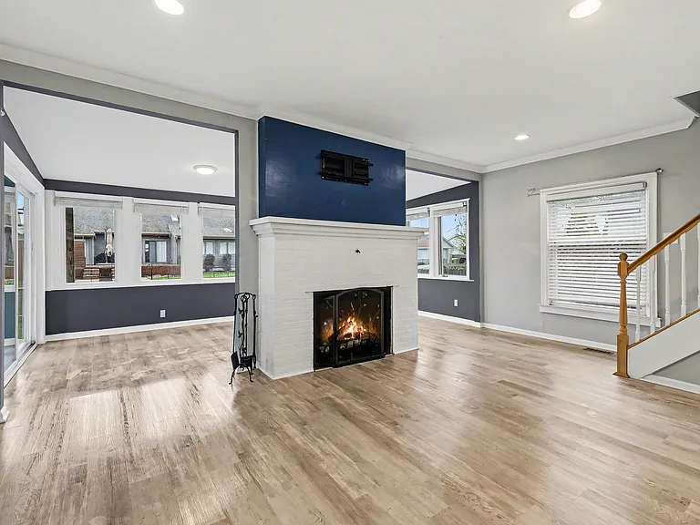 1430 Rossdale Dr — Photo 7