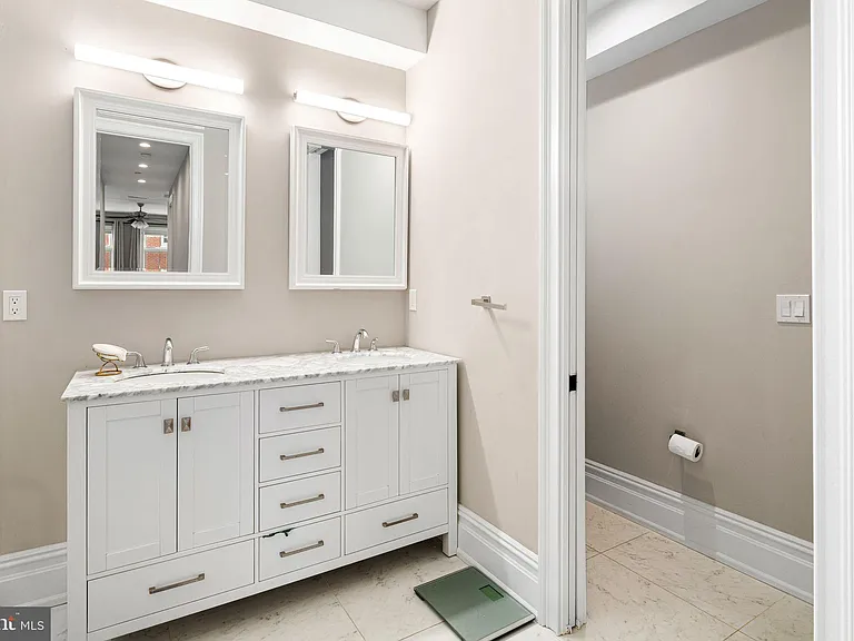 2525 Brown St — Photo 14