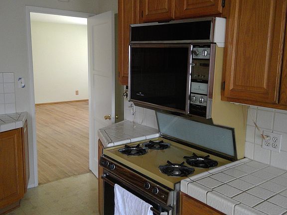 3rd image of 4515 Sultana Ave
