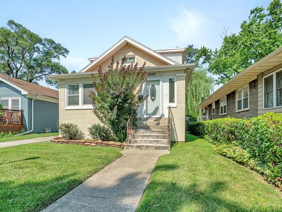 1920 S 6th Ave, Maywood, IL 60153