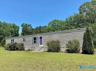 20 Southwood Dr, Winfield, AL 35594