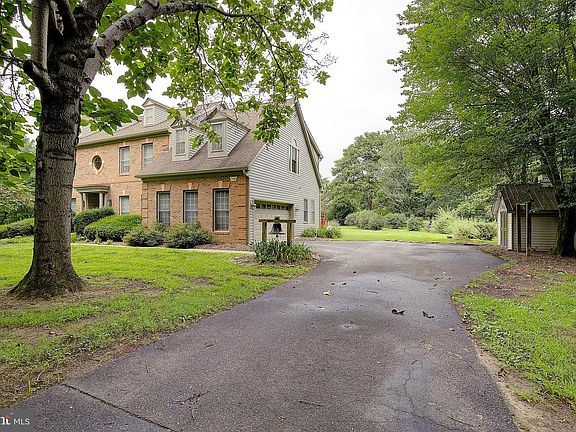 2nd image of 3154 Gosheff Ln