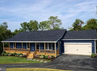 471 Summit Point Dr, Front Royal, VA 22630