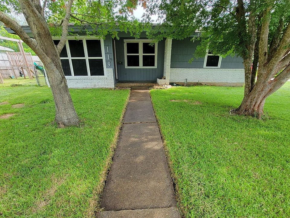 1st image of 119 Palm Ln