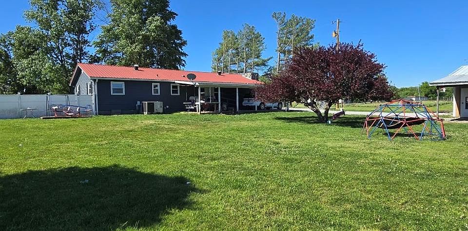 1st image of 170 Beeny Rd
