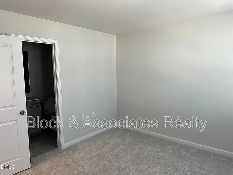 608 Gimari Dr — Photo 9