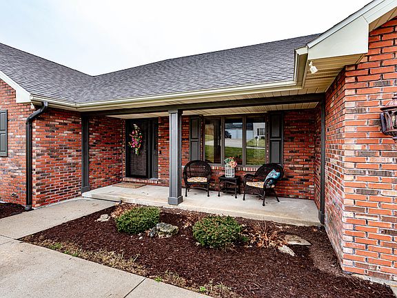 2nd image of 208 S Capistrano Dr