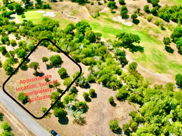 6224 N Berwick Dr, Cleburne, TX 76033