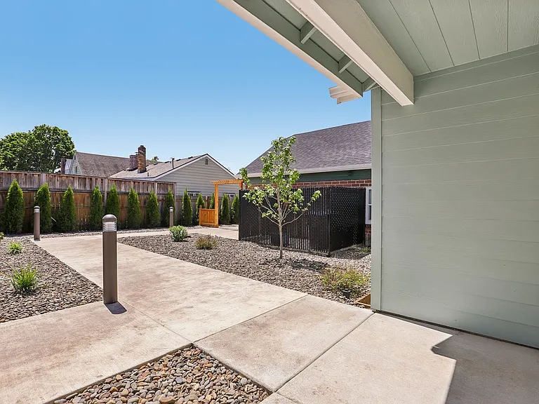 Cottages at Laurel — Photo 93