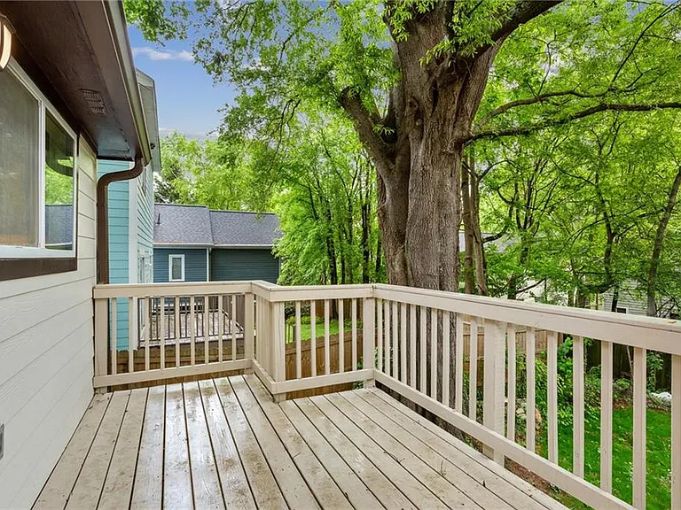 698 Garibaldi St SW — Photo 22