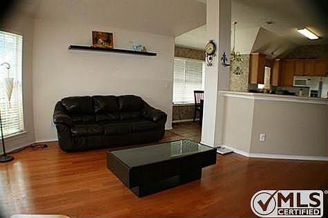 2nd image of 404 Jenkins Ln