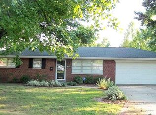 100 Blue Ridge Dr, Belleville, IL 62223