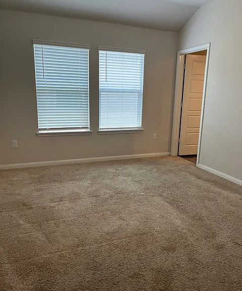 2118 Silver Maple — Photo 2