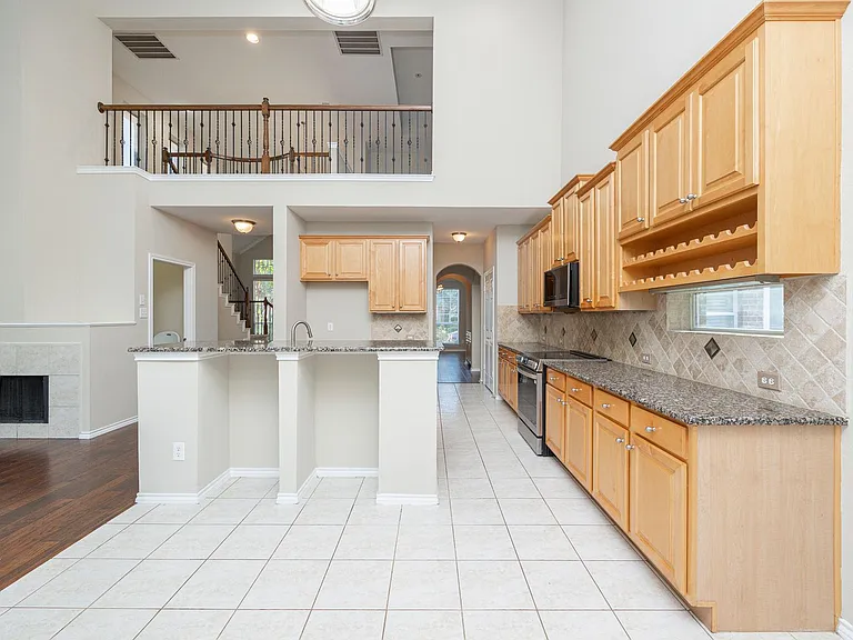2404 Heather Glen Dr — Photo 15