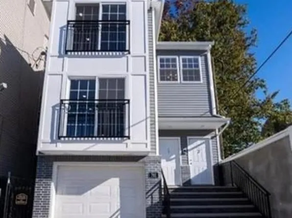 792 S 18th St, Newark, NJ 07103