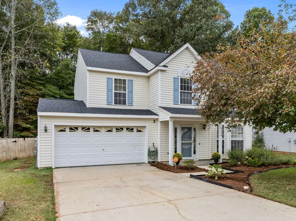 9116 Erinsbrook Dr, Raleigh, NC 27617