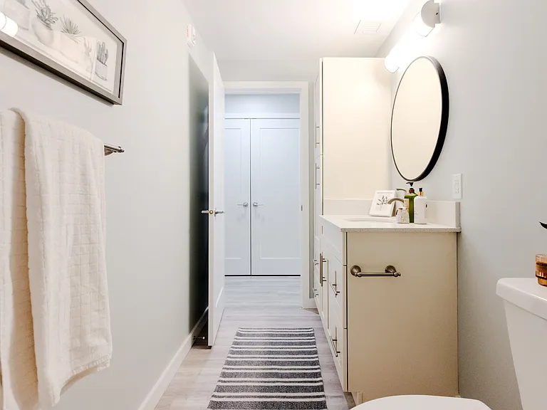881 Grosvenor Ave — Photo 14