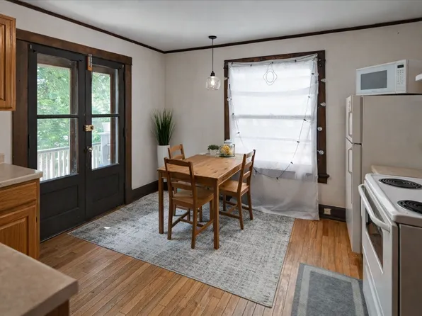 416 Castle Pl, Madison, WI 53703