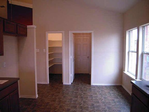 Walk-in Kitchen Pantry