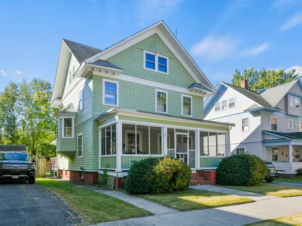 27 Westernview St, Springfield, MA 01108
