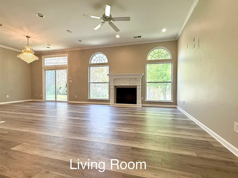 12145 Landing Green Dr — Photo 1
