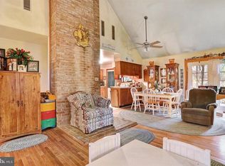 4 Stephanies Pl, Falling Waters, WV 25419