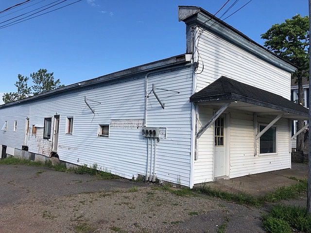 2nd image of 403 Granville St
