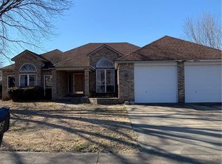 706 Forest View Dr, Prairie Grove, AR 72753