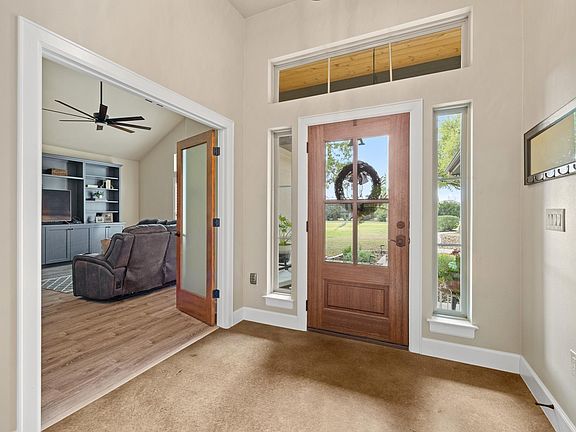 4th image of 909 Highland Spring Ln