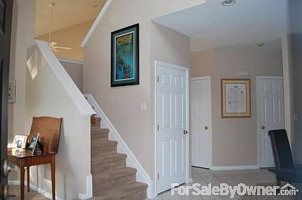 Foyer/Staircase