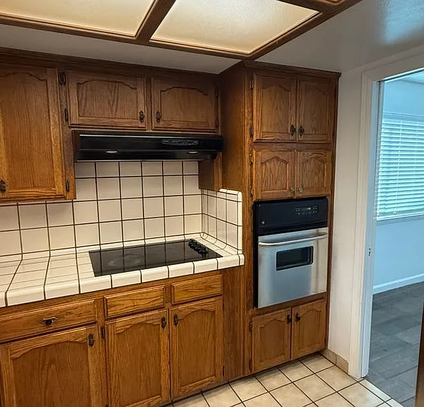 2704 Pinewood Dr — Photo 5