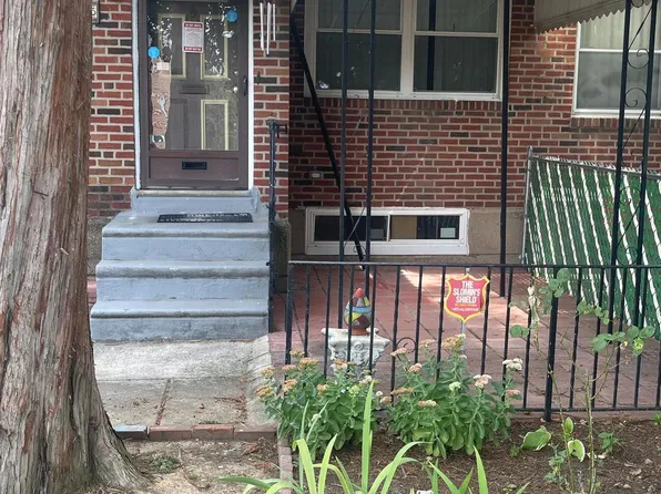 2225 Knorr St, Philadelphia, PA 19149