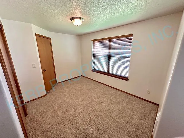 11929 SE Pine St — Photo 13