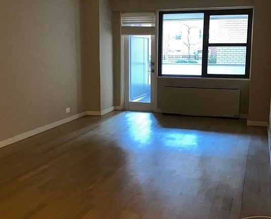3rd image of 305 E 86th St #1AE