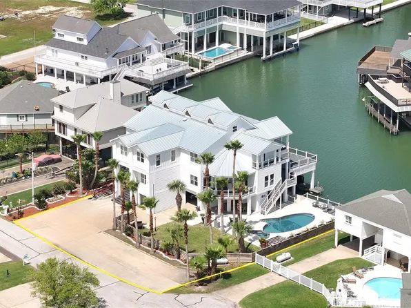 1614 Castaway St, Galveston, TX 77554